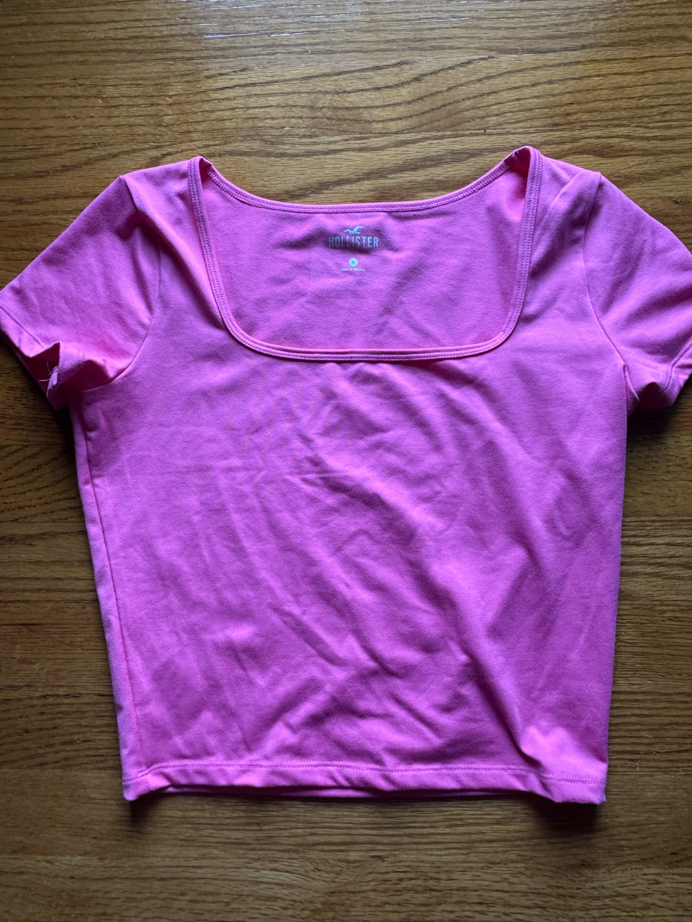 Hollister tee